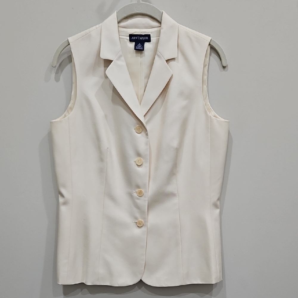 Ann Taylor Women's Cream Sleeveless Blazer
